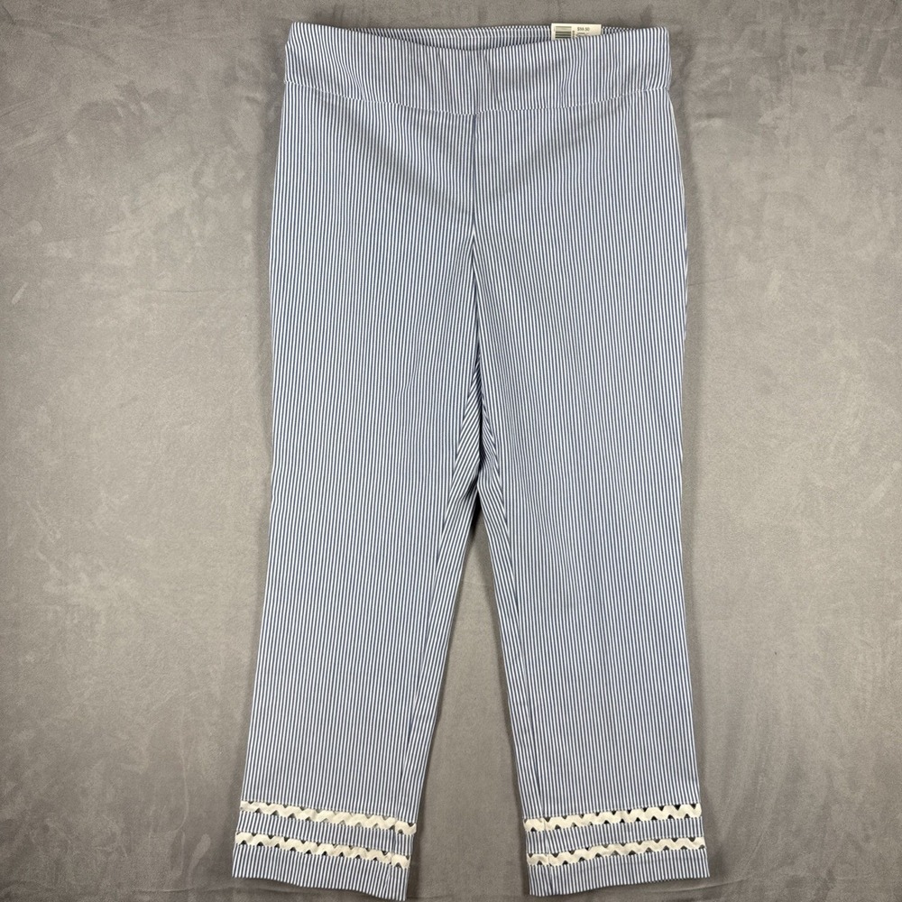 Crown & Ivy Women's 10 Blue White Seersucker Stripe Millennium Crop Pants NWT
